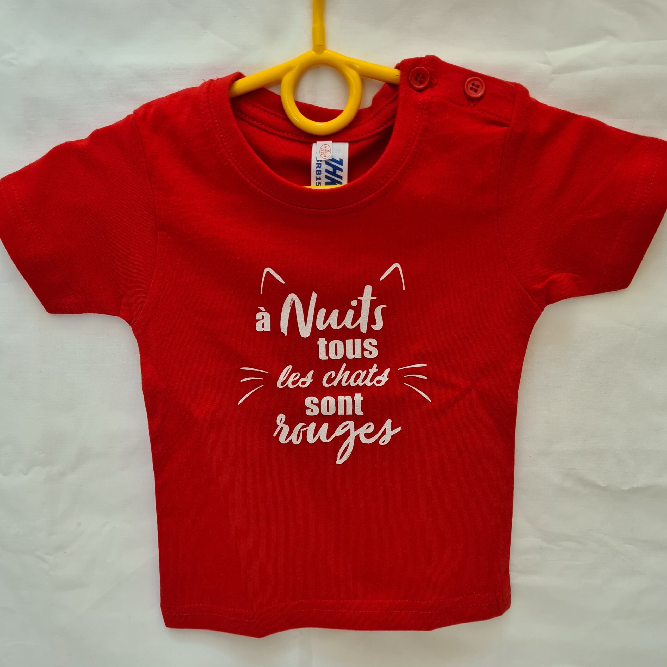 Tee-shirt enfant “A Nuits tous les chats sont rouges” rouge – taille 0