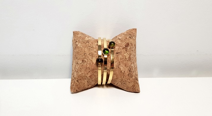 Bracelet en acier doré – High Hills glass and stone