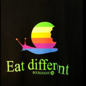 Tee-Shirt "Eat Different" (taille S)